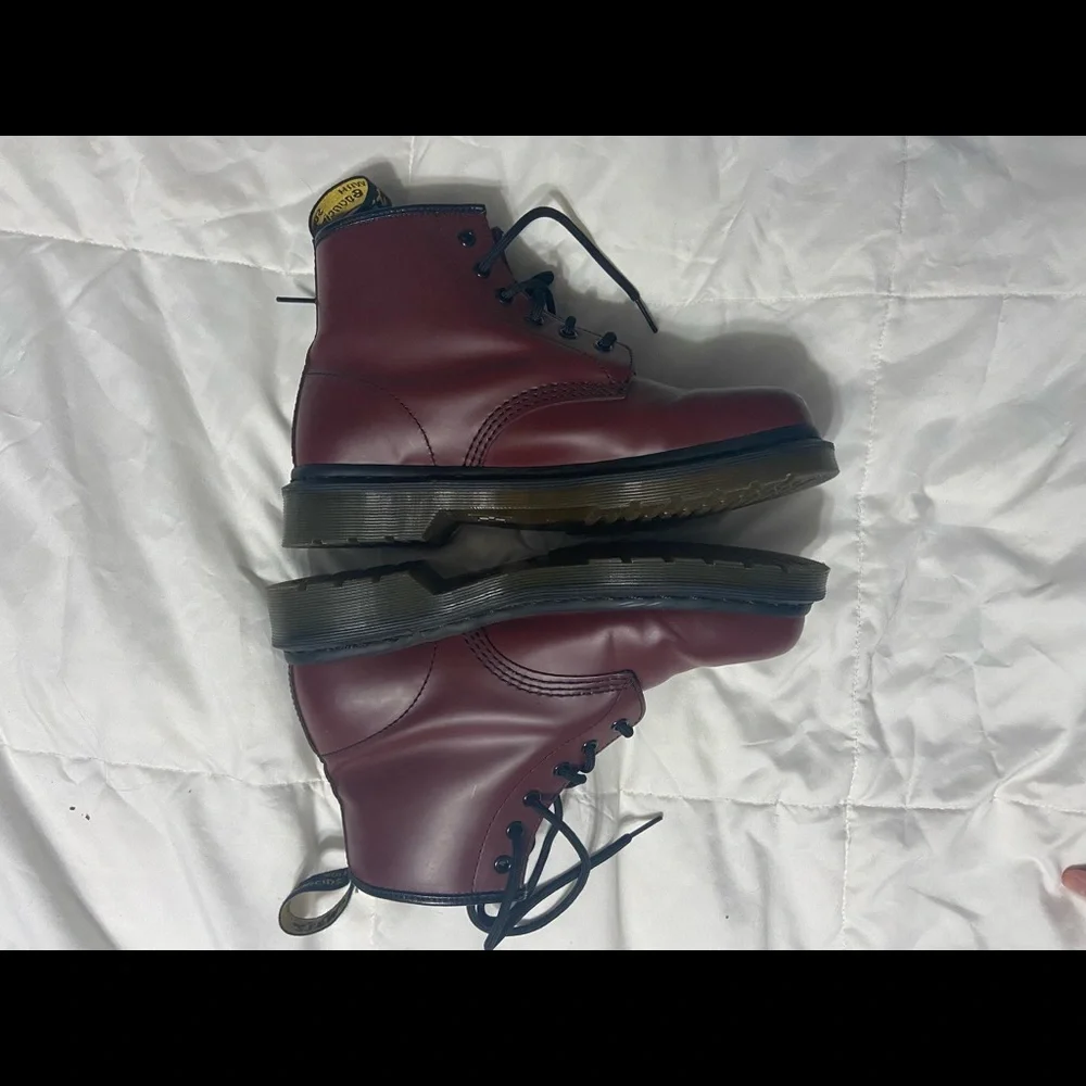 Cherry Doctor Martens, size 8 women’s, 1460 Smooth Leather - Picture 2 of 7